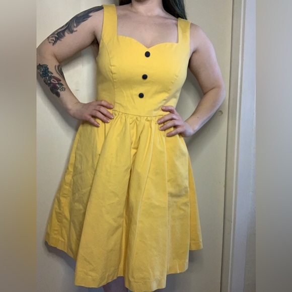 Yellow sweetheart dress - Picture 3 of 4